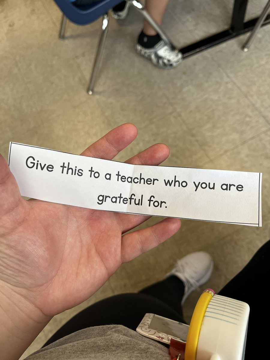 MissYingling's tweet photo. Aww a great end to the week! https://t.co/fBU0Lug6dO