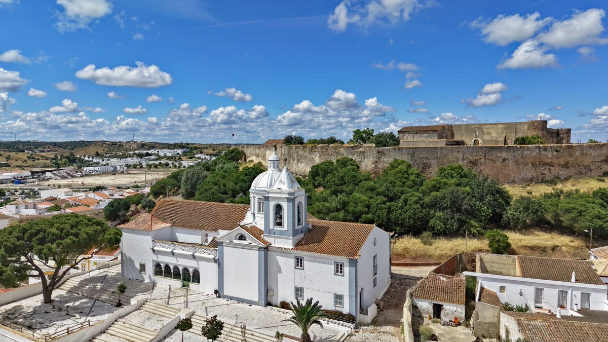 StormjagersNL's tweet photo. Het was vanmiddag een mooie warme dag op de grens van Portugal met Spanje 🇵🇹🇪🇸 #weerfoto #Portugal #CastroMarim @KikiBo21937 @JPHN570103 @johan_klos @BasMunne @MRTfotografie @weerverteller @EdAldus @BuienRadarNL @janvissersweer https://t.co/6iq4k67Dvf