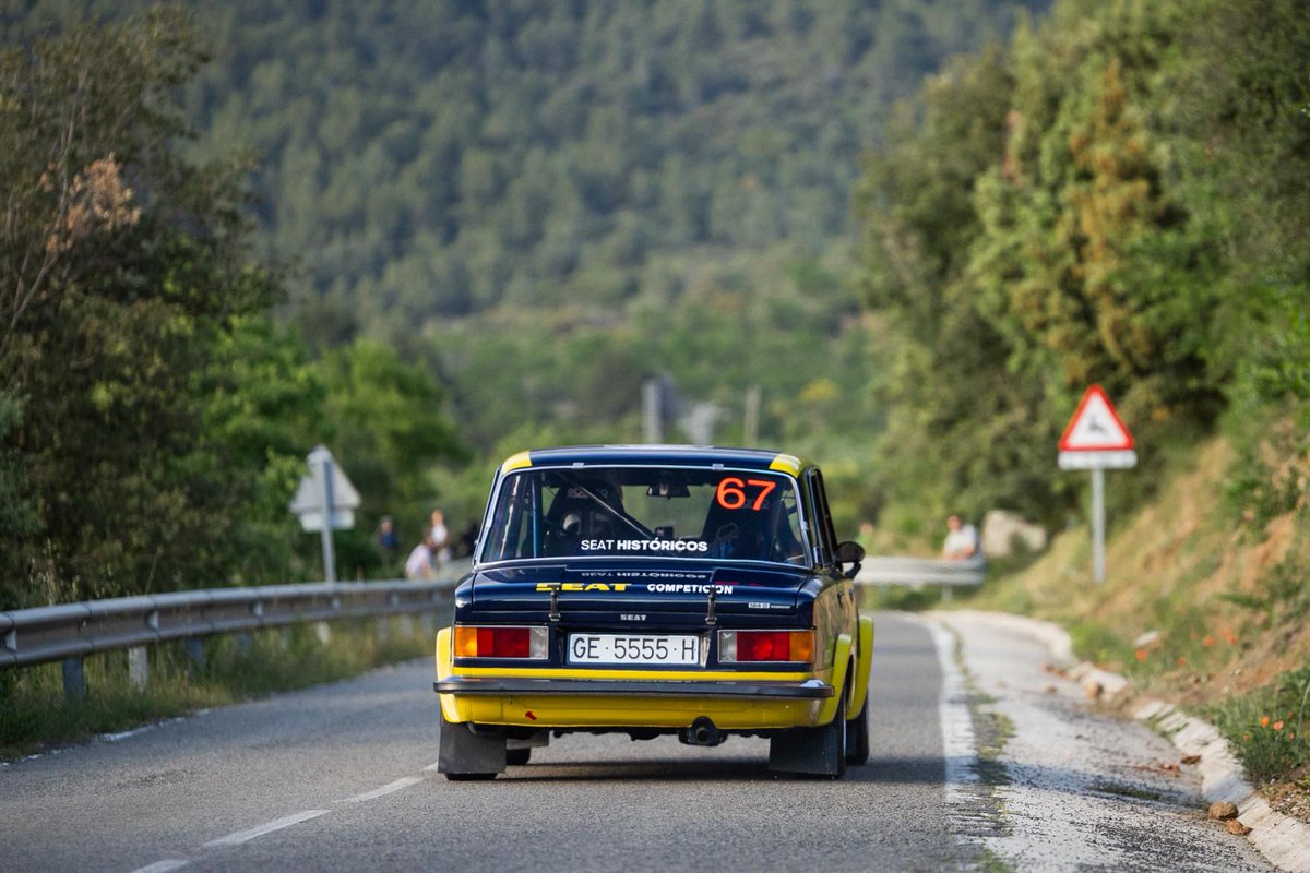 SEATprensa_ES's tweet photo. 🚗💨 ¡De nuevo en los tramos!

No hay imágenes más bonitas que las de ver de regreso a estas leyendas de los rallyes mimadas por #SEATHistóricos sobre el asfalto del RallyRACC Costa Daurada Historic. 📸

¿Y tú, cuál elegirías para disfrutar de estas carreteras? 🤷 https://t.co/C7nQoFKGKk