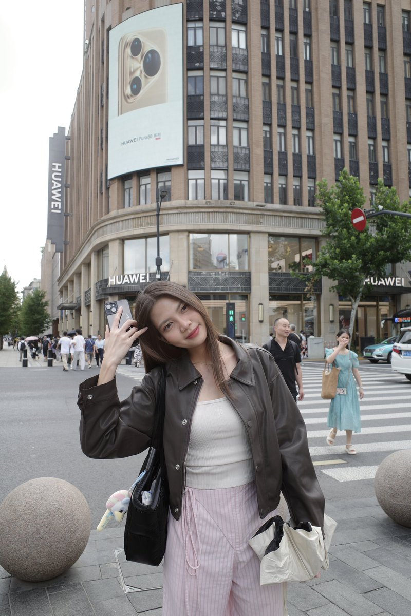 gnythingsss's tweet photo. Everyday bag ตลอดไป 😂 ได้ทุกลุค ถือทุกวัน ทนทานมากกกก ลุยน้ำลุยฝน น้ำหกใส่ ไม่เป็นไรเลย แถมแบกบ้านจุของได้ล้านแปด สายสะพายไม่เจ็บไหล่ เหนื่อยเปลี่ยนกระเป๋าบ่อยๆ ใช้ทุกกกกกกวัน (แอบเอาไปเที่ยวด้วยเพราะใส่ได้ทุกอย่าง) https://t.co/omOIahmdps