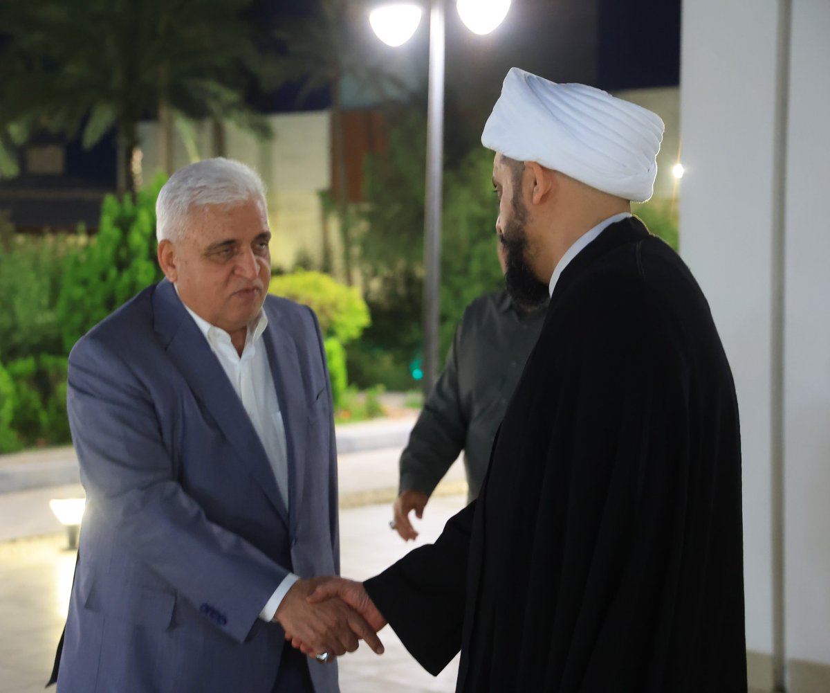 الشيخ الأمين يستقبل السيد فالح الفياض رئيسَ هيئةِ الحشد الشعبي، حيثُ جرى خلالَ اللقاءِ بحثُ آخرِ المستجداتِ السياسيةِ والأمنيةِ على الساحةِ العراقية، إلى جانبِ مناقشةِ عددٍ من القضايا الوطنيةِ المُهمةِ التي تمسُّ واقعَ البلادِ ومستقبلَ المرحلةِ المُقبلة.