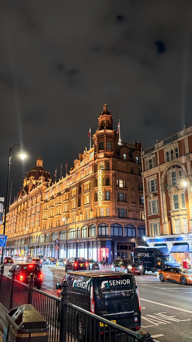 gj82_'s tweet photo. Me &amp; you london together.. https://t.co/NeH1S0C8NI