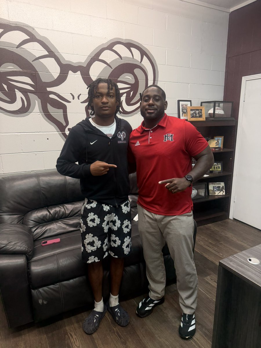 ty_chason's tweet photo. Blessed to receive another offer from EMCC!❤️ #AGTG @ReggieBuchanan @HTopperFootball @chriswalters10 @NickLMontgomery @MacCorleone74 @SportsTalkMiss https://t.co/vJnLeMXTcj