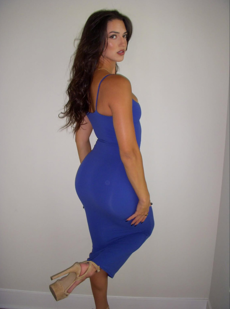 bella @builtbybells - Twitter Profile | TwStalker