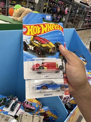 HWPriceGuide's tweet photo. We are seeing several reports of people finding the Hot Wheels 2026 Mainline 2 Jet Z Treasure Hunt cards with the Fiat Beast of Turin car in the blister. There is a lot of debate as to if this is a real factory error or someone replacing, resealing these cars. What do you think? https://t.co/P31yhDLALe