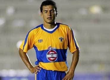 STDC101217's tweet photo. @Vatioz Me recuerda mucho a este escudo de Tigres Reynosa https://t.co/uZZAao2U6K