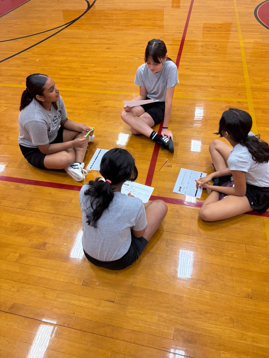 FowlerFalcons07's tweet photo. This week in Pre-Athletics at Fowler, students used the jigsaw method to build their understanding of soccer ⚽

They explored offense, defense, penalties, and out-of-bounds scenarios, then created posters highlighting key concepts before applying it all in gameplay. https://t.co/qHZSnj9lUS