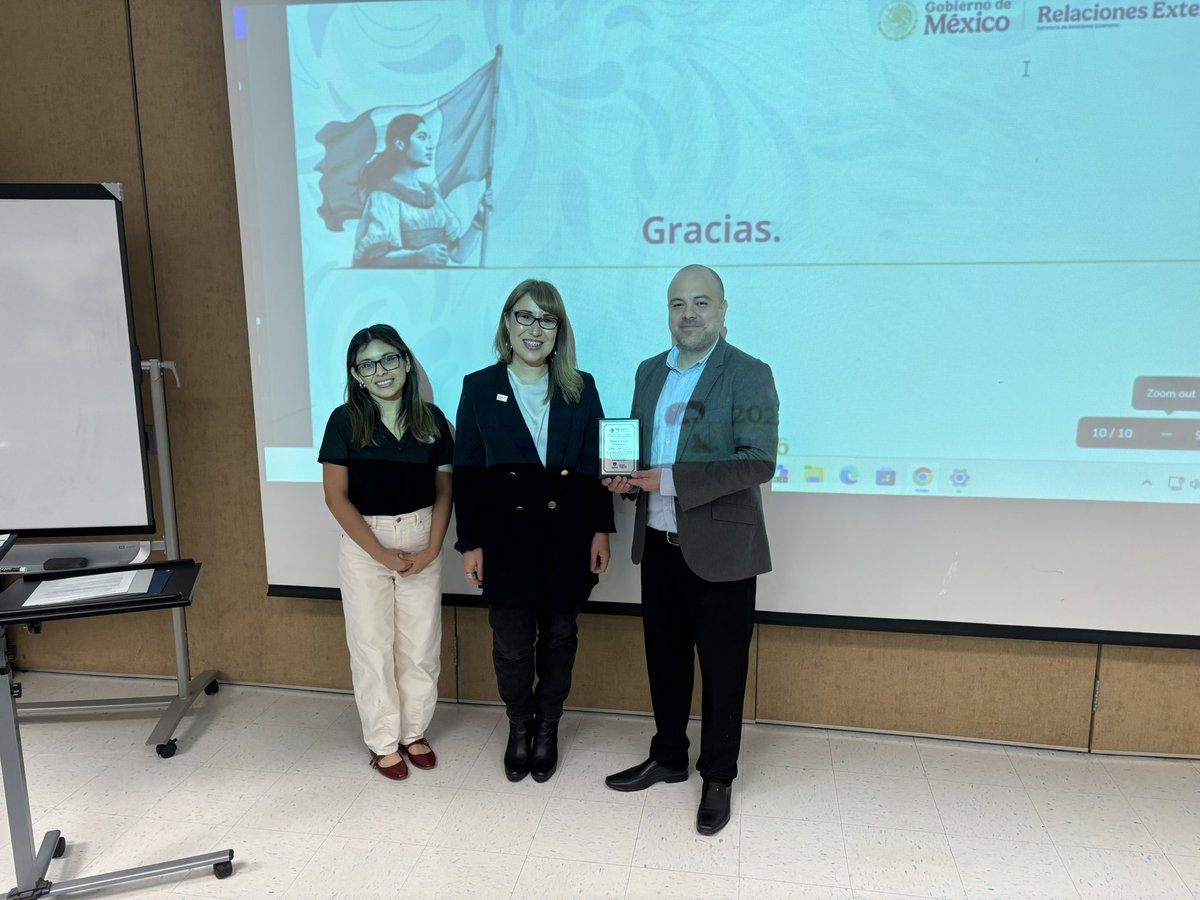 Consulado de México en McAllen tweet media