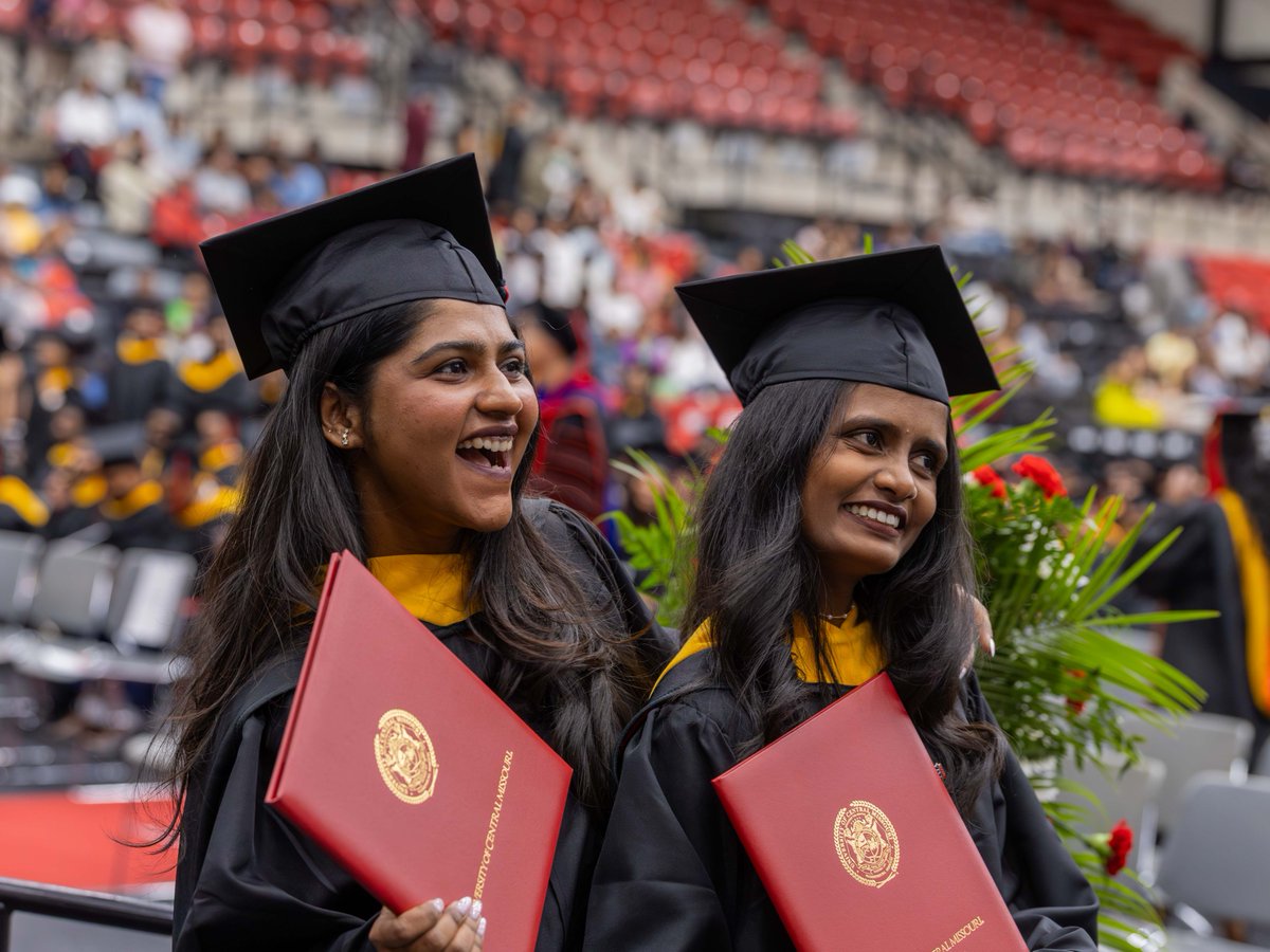 UCentralMO's tweet photo. BIG smiles as we kickoff commencement in our Stomping Ground! 🎓 

Congratulations, and welcome to #MuleNation! 

#UCM | #ClassOf2026 https://t.co/180SNIghRh