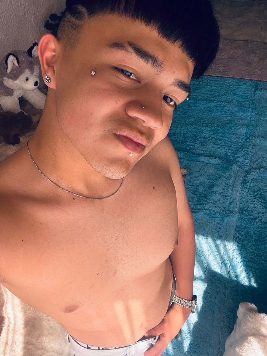 zackk_baxter's tweet photo. Besitos! https://t.co/Wzt9UlAVi7
