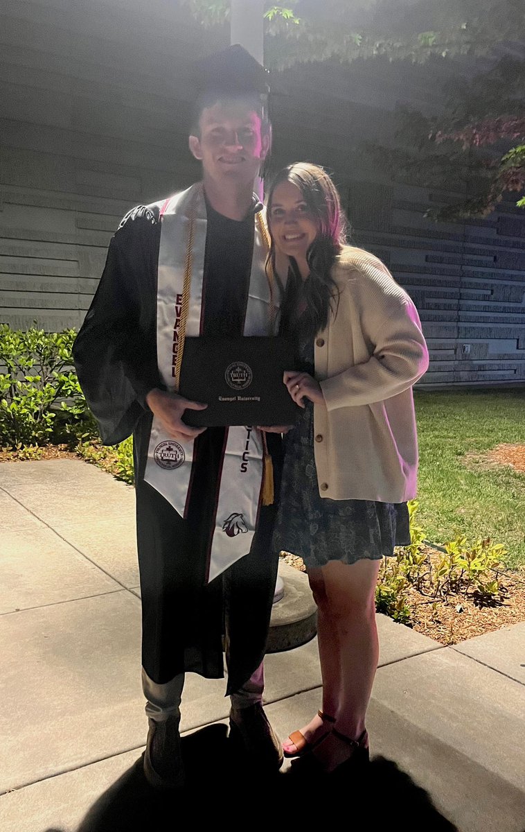 EvangelMBB's tweet photo. Congrats to our guys who walked the stage last night!! We’re excited to see what you all accomplish in your future! https://t.co/6H2BAxHigw