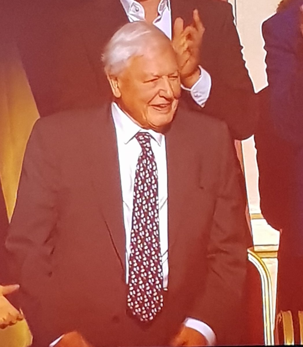 gosulli's tweet photo. This is what 100 looks like?! My goodness he's looking well on it! 🎂#DavidAttenborough https://t.co/5WoR25kqMq