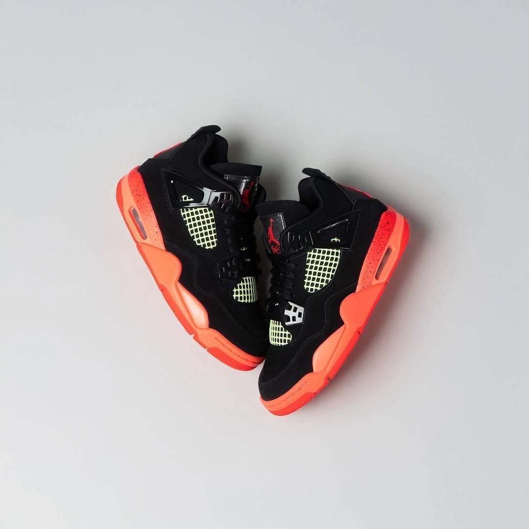 SneakerAlert tweet media