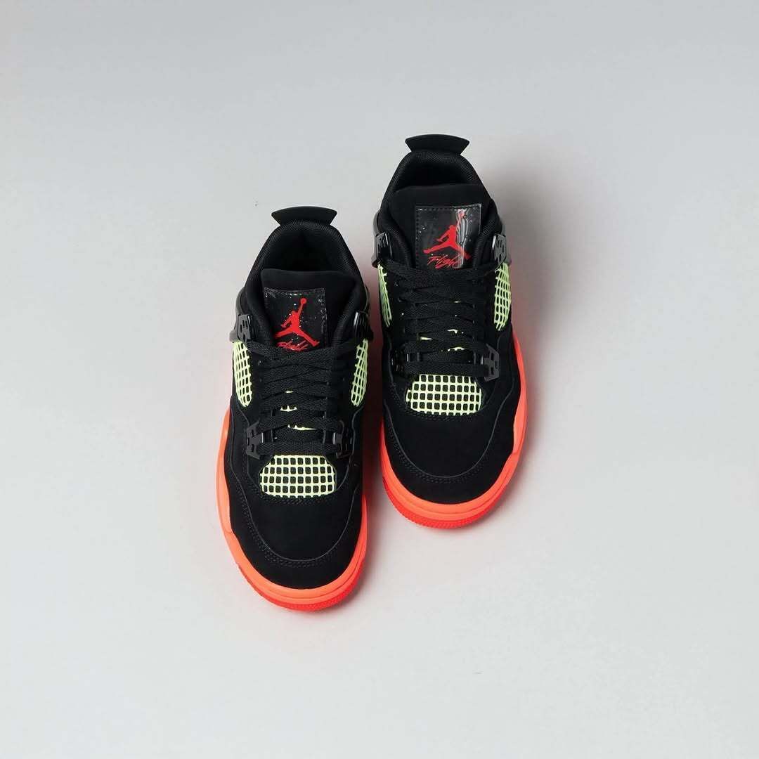 SneakerAlert tweet media