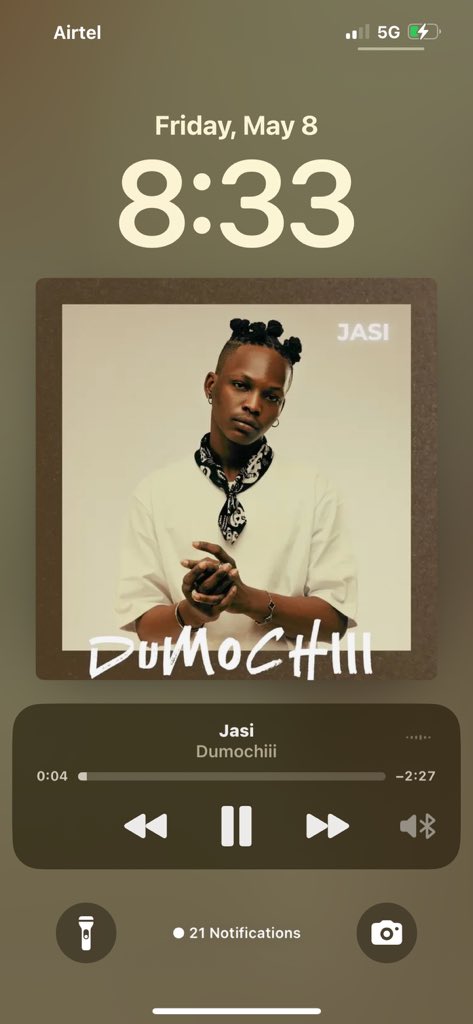 Oyinsanmi12's tweet photo. Y’all can tryout my bro’s song .. 
he made magic fr @Dumochiii https://t.co/GDPQ5UJhMU