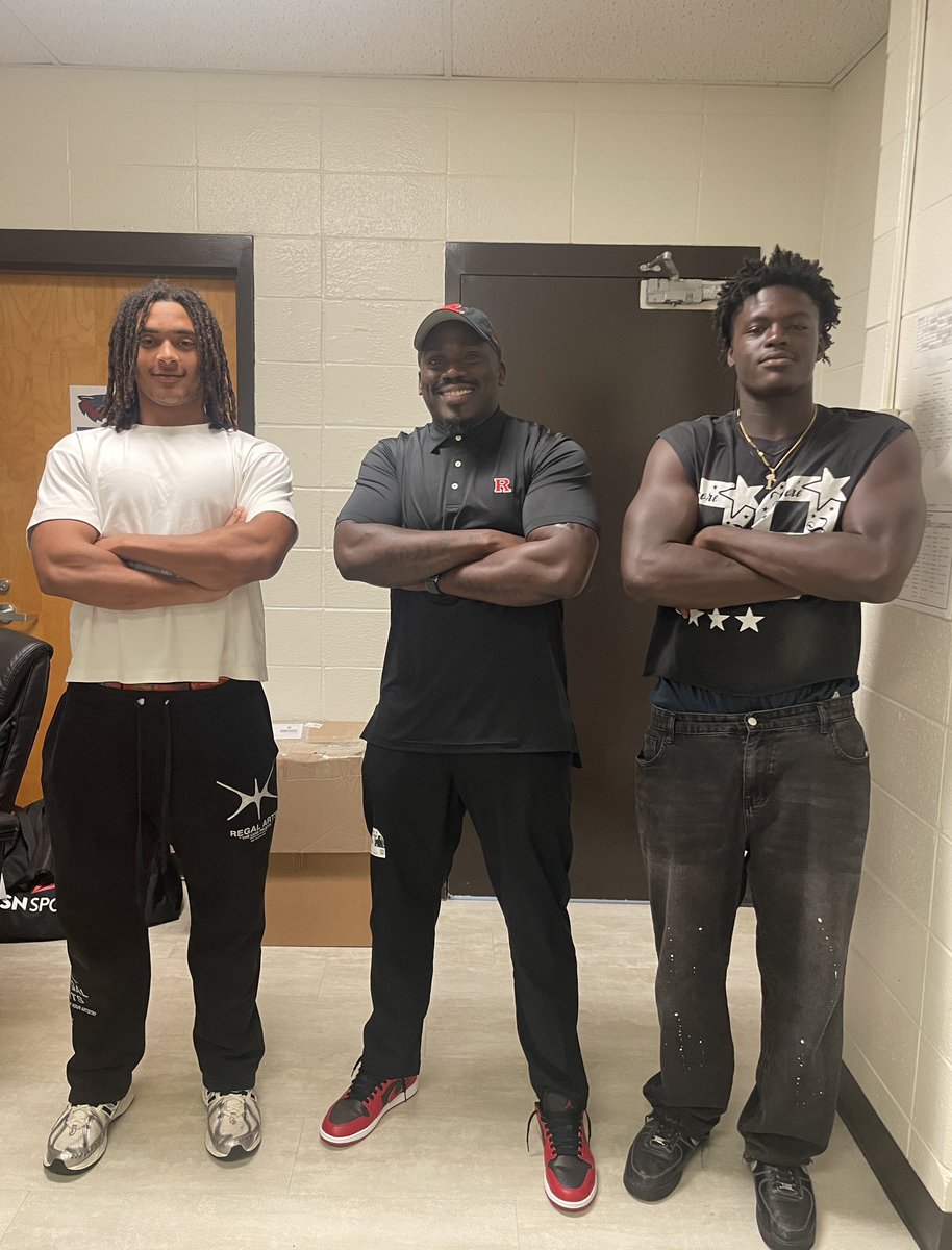 WoodstockFtball's tweet photo. Thanks to @_CoachHodge @RFootball for stopping by today! 📈 https://t.co/wt15vPshGw