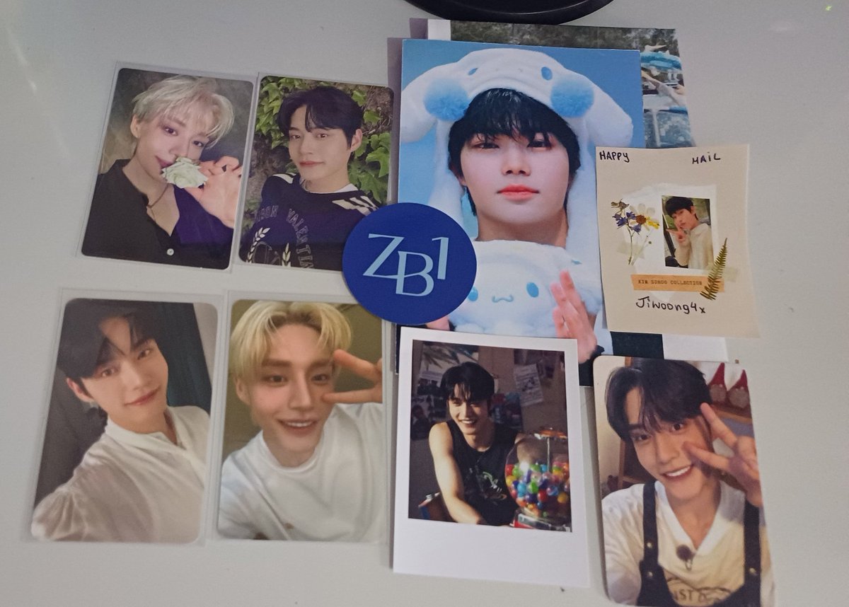 hwallshy's tweet photo. feedback positivo pra @akiracollect que me vendeu esses photocards do jiwoong. vieram bem embalados e com vários mimos. muito obrigada, amg! 🥺🩷 https://t.co/IavhcRi7V1