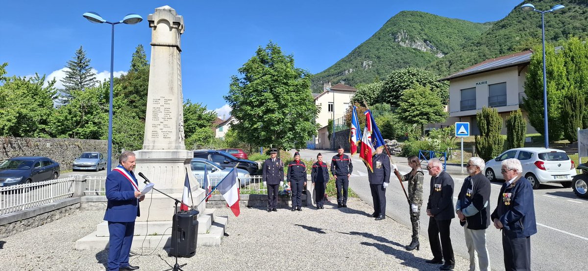 CS_Culoz's tweet photo. 🇫🇷COMMÉMORATION 8 MAI👨🏼‍🚒

Les Sapeurs-pompiers de Culoz-Béon étaient présent aujourd’hui pour les différentes cérémonies de commémoration du 8 mai 1945. 
Ceyzerieu, Châtel, Béon et Culoz

Vous aussi devenez Sapeur-pompier volontaire rejoignez nous ! 

📧 culoz@sdis01.fr https://t.co/0rKaLei41s