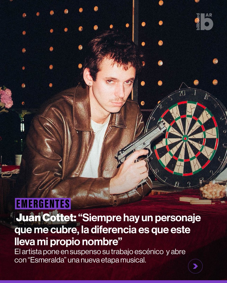 BillboardArg's tweet photo. 🎶 Juan Cottet pone en pausa el teatro y reordena su proyecto musical con sus nuevos singles “Esmeralda” y “Funky Sex”, adelantos de una nueva etapa solista.

🎙️ En diálogo con Billboard Argentina, el cantante habla de lo que viene, de sus pares y de cómo se mueve una generación que ya no le tiene miedo al qué dirán

Entrevista por Anto Lopreato

Leé la nota completa en https://t.co/9uClfJphir 📲