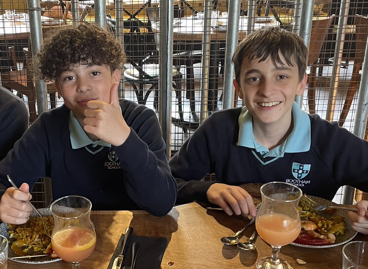 BoothamMFL's tweet photo. 🇪🇸 Middle Schoolroom took part in the Ambiente Restaurant’s Pintxos Competition, w/Yash taking the win! 🎉 They enjoyed delicious paella/mock sangría &amp; a variety of traditional tapas. Muchas gracias to Bootham Old Scholar Zoe Sinclair &amp; Ambiente team for such a warm welcome ❤️ https://t.co/bvdHYN1pKf
