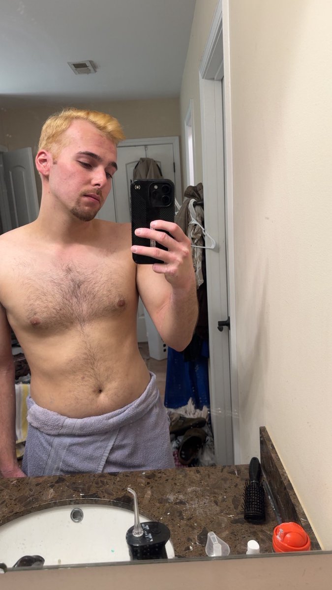 Did a thing for a show… what do yall think? 

#blondie #gay #gaync #gaydaddysboi #domsboi #lockedbutuncaged #owned