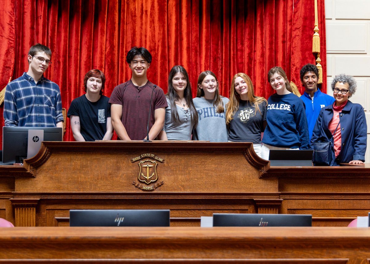 RIHouseofReps's tweet photo. Taking advantage of a beautiful day, @JenStewartRI brought students to visit the People's House and learn about the advocacy and hearing processes that happen during each day of session. They appreciated the staff who shared about their work. https://t.co/sntrSr11FB
