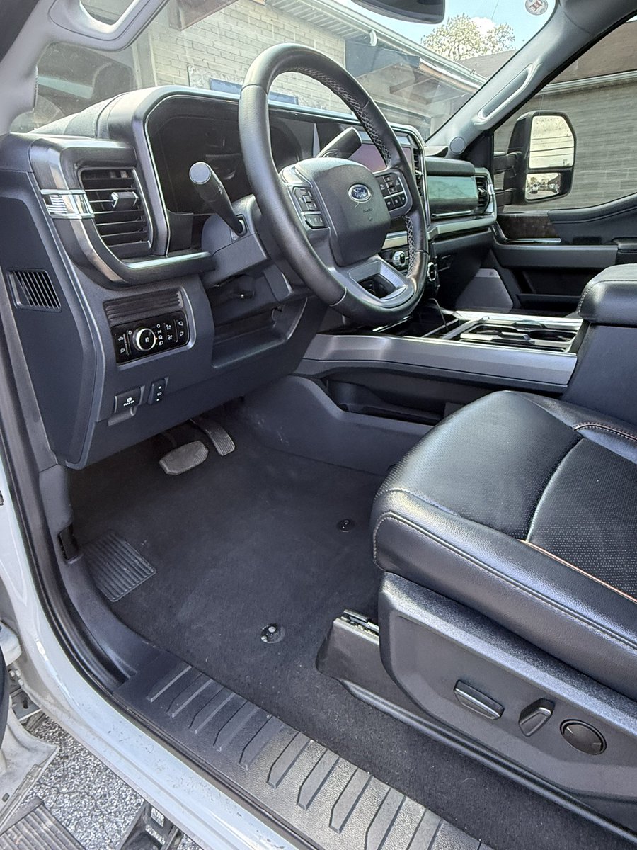 AbsolutelyLlc's tweet photo. We had the pleasure of detailing this Ford Super Duty truck today! After our full detail package, it looks as good as new! Look at that glossy finish!! 🛻🚿🛁🧴🪣🧽🧼🪥🧹💪🤩👍💯 #mobiledetailingserviceMD #bringingautomotiveperfectiontoyou https://t.co/O9FoQCANtK