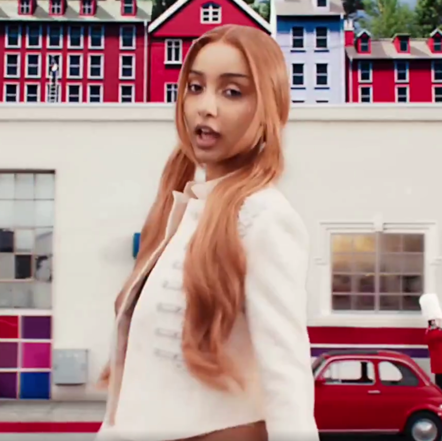 her hair here.. i'm OBSESSED