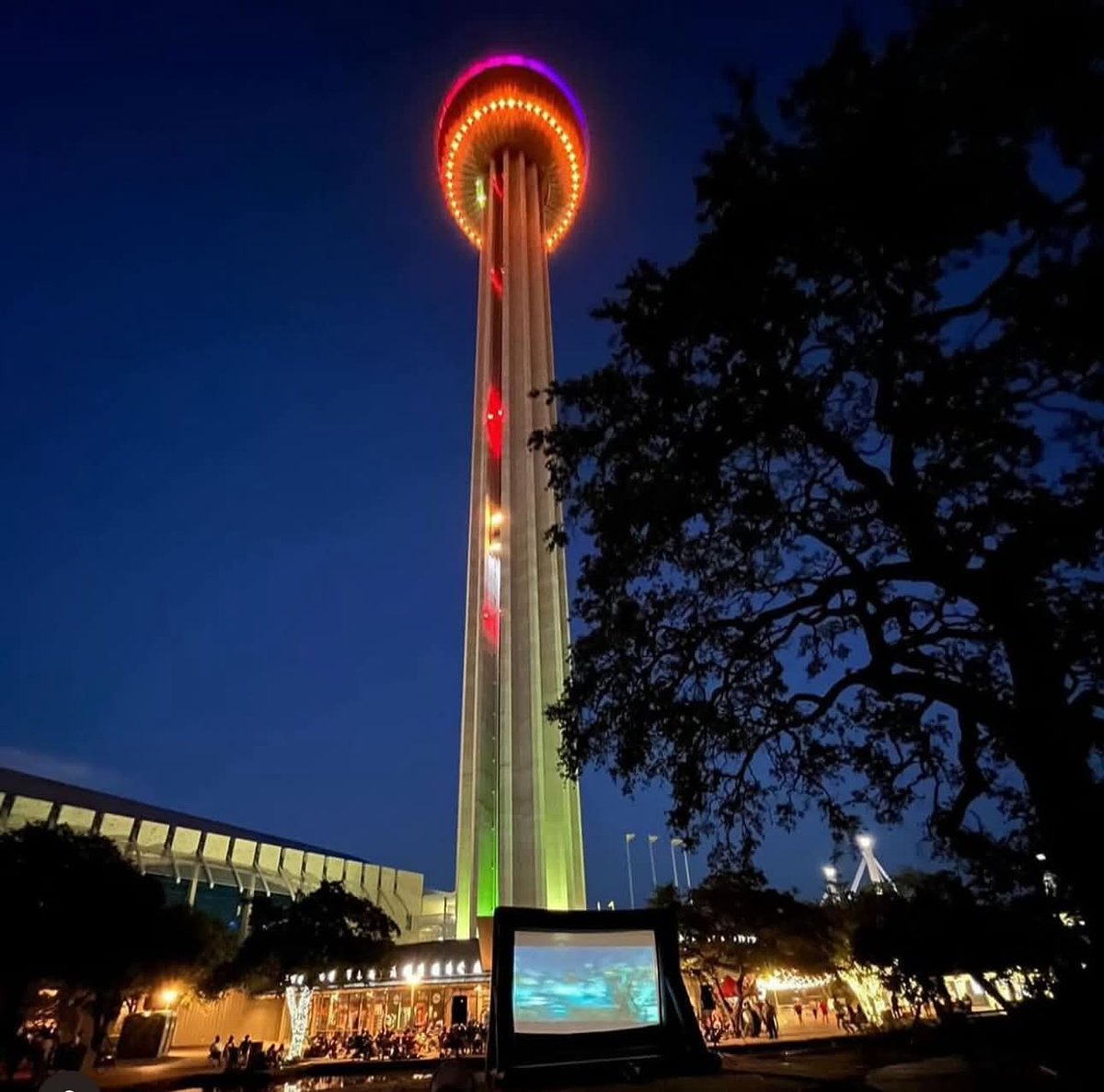 SARiverwalkFun's tweet photo. Tomorrow night is Movie In The Park night at the Tower of the Americas.  Take the family to the Tower for a free, family friendly night under the stars.  Food and drinks are available for purchase.  It's a super fun way to spend a Saturday night!

https://t.co/24TKJk6PyY https://t.co/CSLHb3y2NY