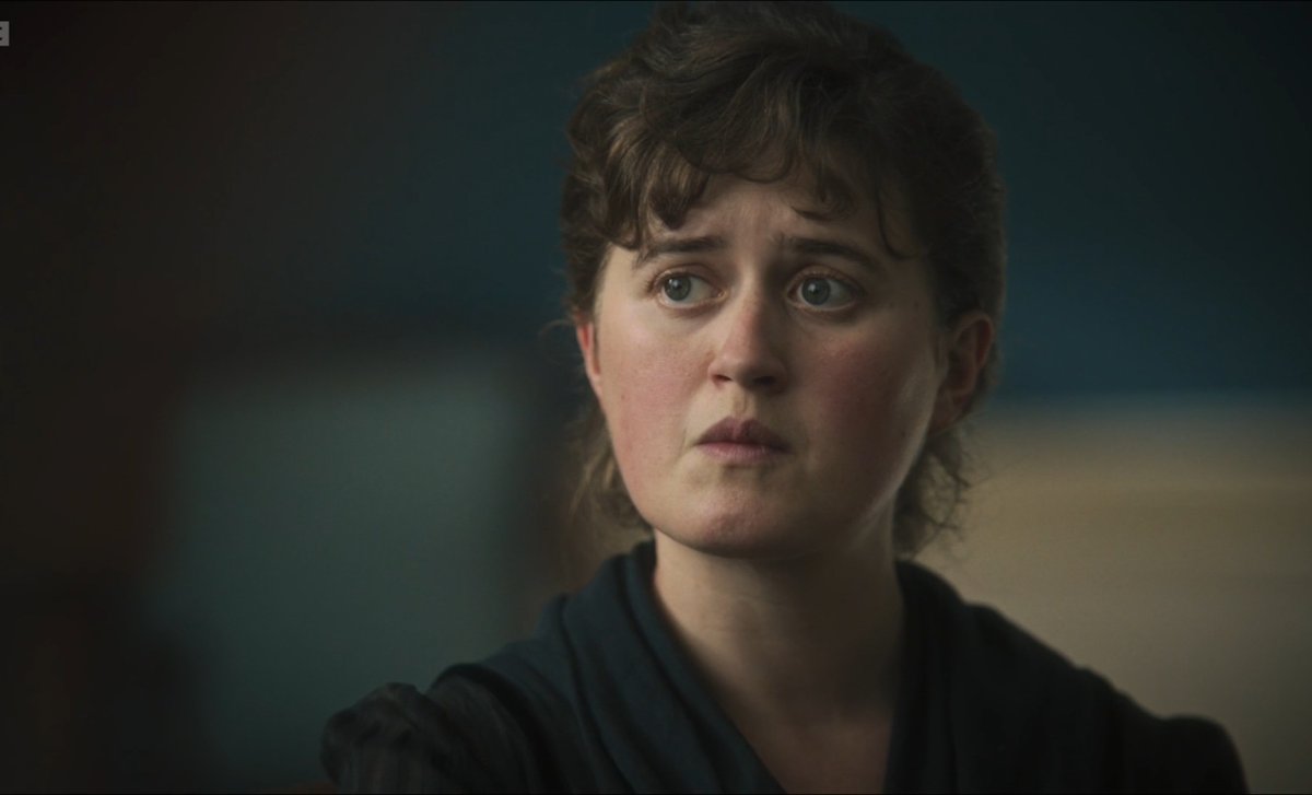 ohthalie's tweet photo. they always reinforce mary's loneliness in such subtle but powerful ways.
here, even when all the bennets are suffering from a great lost, she's the only one who isnt part of the group.
#TOBSWatchParty
#theotherbennetsister https://t.co/unqpxD6uGf