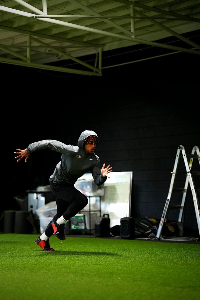 demarcoupshawjr's tweet photo. Stay working its routine https://t.co/mWgzC9CUaV