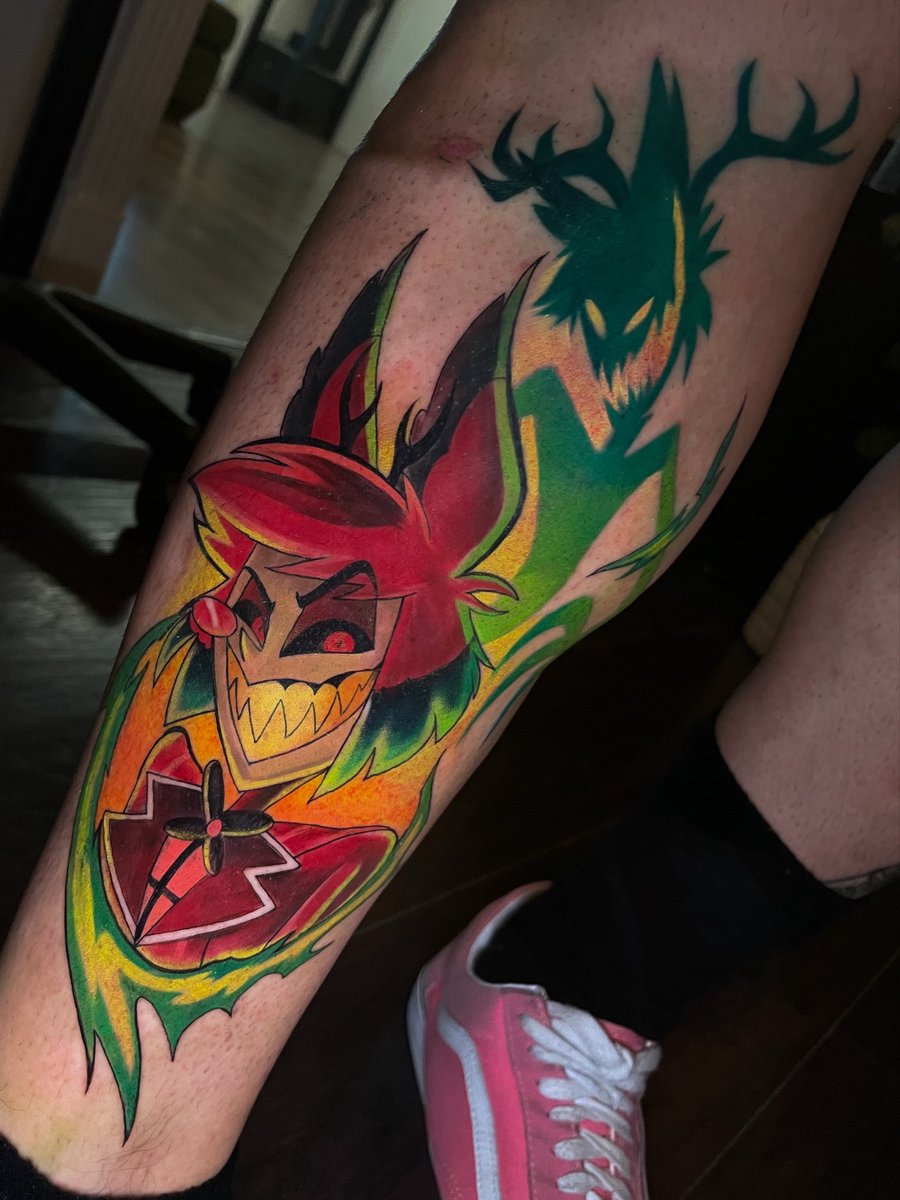 Nox4892's tweet photo. Sharing the tattoo I did of #alastor today 🤩🤩🖤😈💚 https://t.co/zIFPVAg83Q