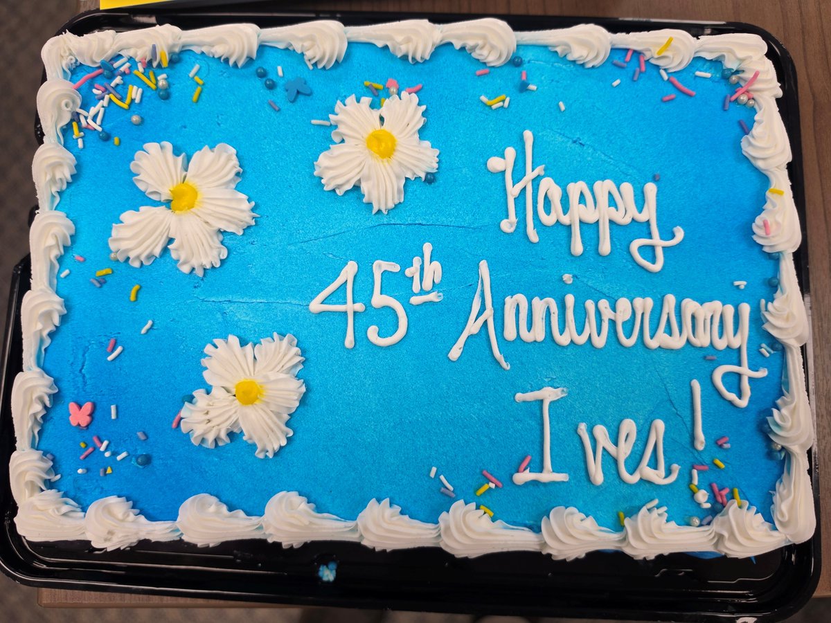 IVESTRAINING's tweet photo. A Trainer Program worth celebrating! 🎂 While training at @MDFCoop , IVES Certified Master Trainer Kyle Clephane surprised his trainees with a trainer-sized cake to celebrate IVES’ 45th anniversary. #IVES45 https://t.co/mqblUdYYRF