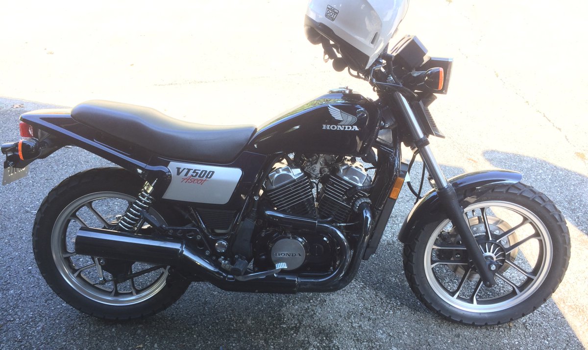 Moto_History's tweet photo. The Honda VT500 Vtwin had a tracker look.  These were fast bikes but did not sell well.  #honda  #hondamotorcycles  #trackermotorcycles  #motorcyclesofthe1980s  #vtwinmotorcycles  #worldmotorcyclemarket  #motorcycleenthusiast https://t.co/gCG139AYur