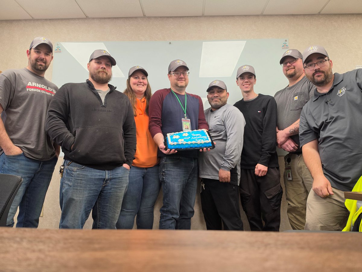 IVESTRAINING's tweet photo. A Trainer Program worth celebrating! 🎂 While training at @MDFCoop , IVES Certified Master Trainer Kyle Clephane surprised his trainees with a trainer-sized cake to celebrate IVES’ 45th anniversary. #IVES45 https://t.co/mqblUdYYRF