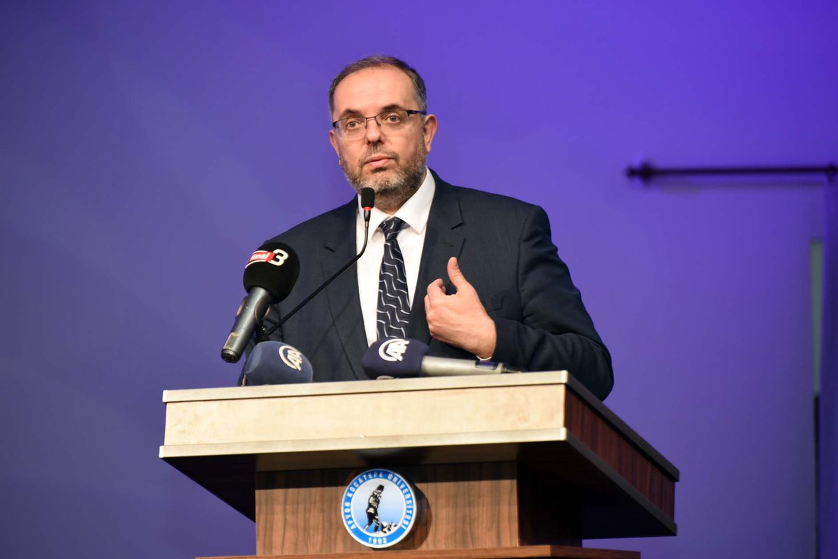ww3mediaa's tweet photo. 🔴MSÜ Rektörü Prof. Dr. Erhan Afyoncu:

“3 çocuğu olan anneye, devlet memuru gibi maaş verilmeli.” https://t.co/R5ldoBkqbM