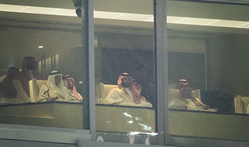 نور وشعاع الجوهره من نورك 
يالملهم اللي للمعالي حايز 

مافيه خاسر سيّدي بحْظورك
الليله الكل بْحظورك فايز .

 #الهلال_الخلود
