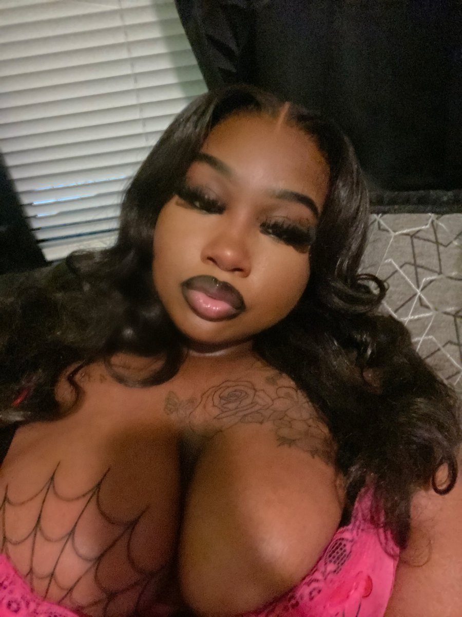 Givenvyy's tweet photo. @FinDommes Fetish friendly !! Let me drain you 
-cashapp $joyversace1 https://t.co/DpvIigiyS6