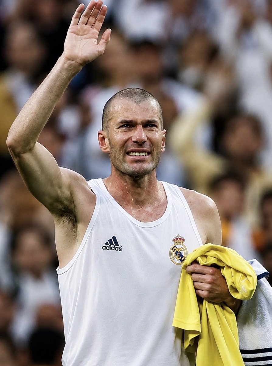 VibronsFoot's tweet photo. Les adieux de Zizou au Bernabeu ✨✨ https://t.co/ydMjldtlb1