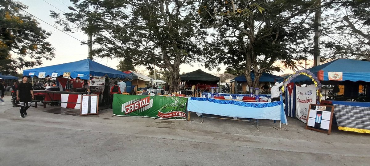 rdiaza6986's tweet photo. EPAG Holguín los invita a celebrar el cierre de las #RomeríasDeMayo. La fiesta ya ha comenzado en los alrededores del estadio Calixto García y promete continuar hasta el amanecer. ¡Los esperamos para disfrutar juntos!  
#GustoPorLaExcelencia https://t.co/CUVwq60rnq