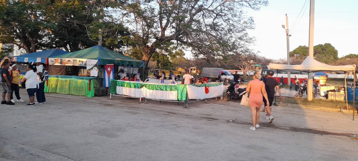 rdiaza6986's tweet photo. EPAG Holguín los invita a celebrar el cierre de las #RomeríasDeMayo. La fiesta ya ha comenzado en los alrededores del estadio Calixto García y promete continuar hasta el amanecer. ¡Los esperamos para disfrutar juntos!  
#GustoPorLaExcelencia https://t.co/CUVwq60rnq