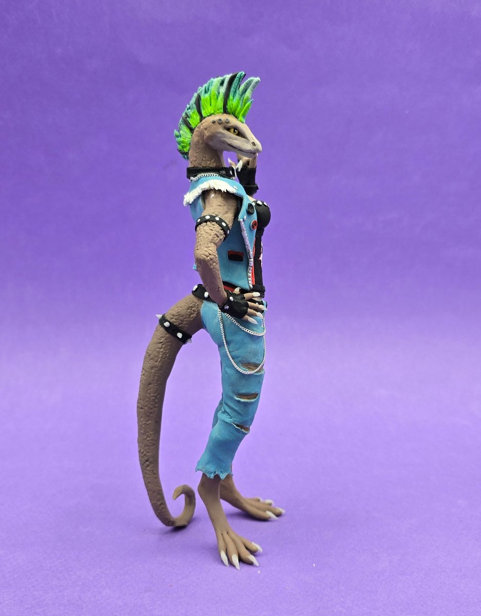 wolfberrycrafts's tweet photo. ❗Help me find a person!❗
Friends, does anyone know what happened to @Syldria ?
It's been a year since I made two Figurines for him, but he just disappeared. I've been worried about his depressive state lately. Help me find him! 
His Figurines are waiting for him😿 https://t.co/YfZ8keaSqK