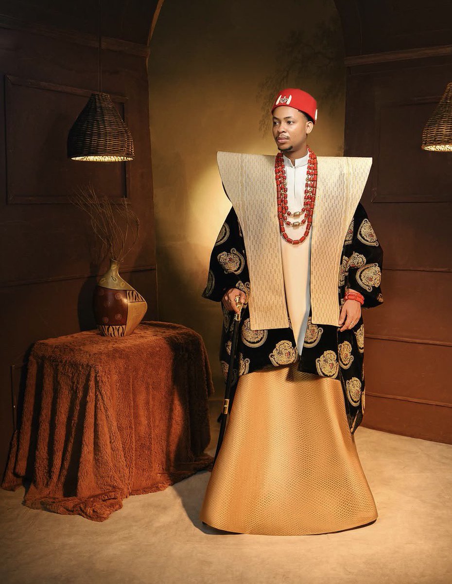 Emeneks in his full Igbo element 😍❤️🔥

#AMVCA12