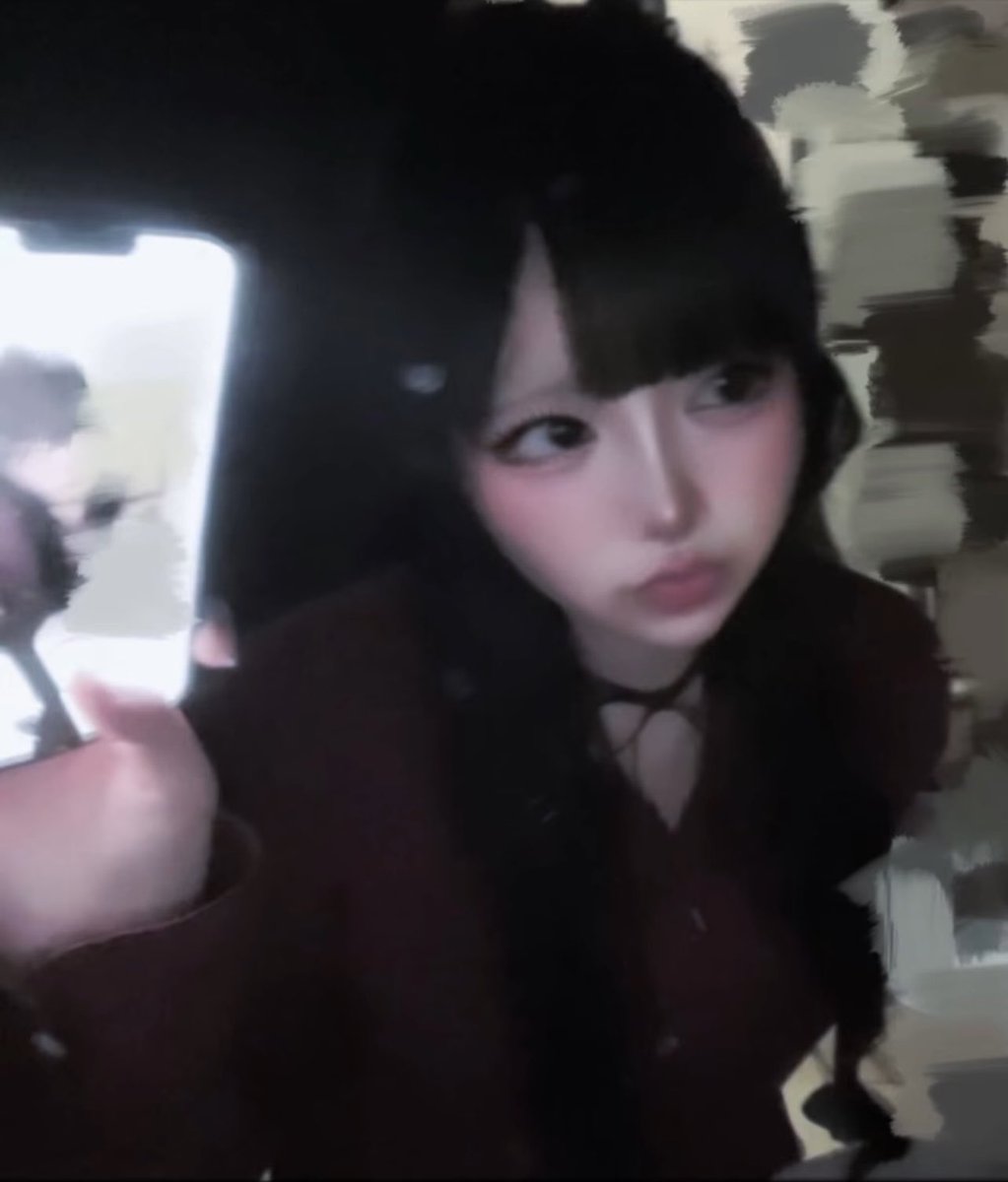 ⑅︎ tweet media