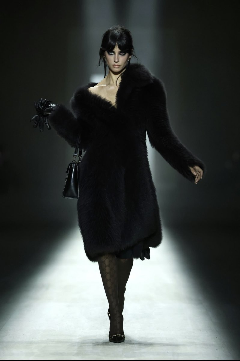 DvilCouture tweet media