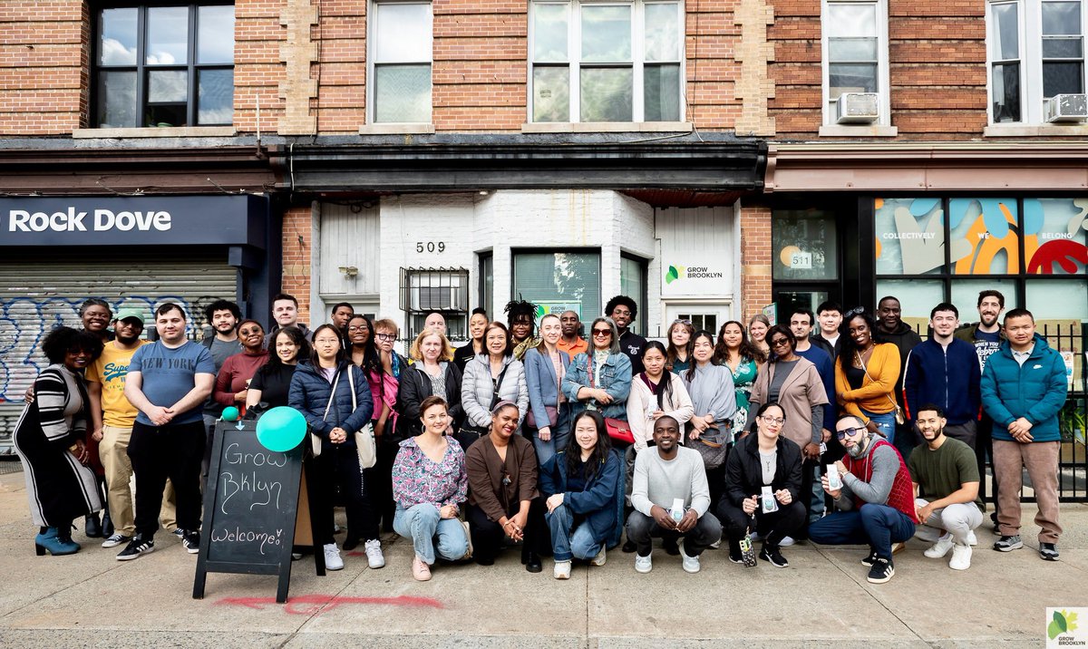 GrowBrooklyn's tweet photo. 🌱Grow Brooklyn celebrated the volunteers who helped make this tax season possible. Returning and first-year volunteers alike helped us make an even greater impact across our communities this year, and we’re grateful for every contribution.🌱

More 📸 https://t.co/nXvNDW6ZKv https://t.co/U6z1sgPvin