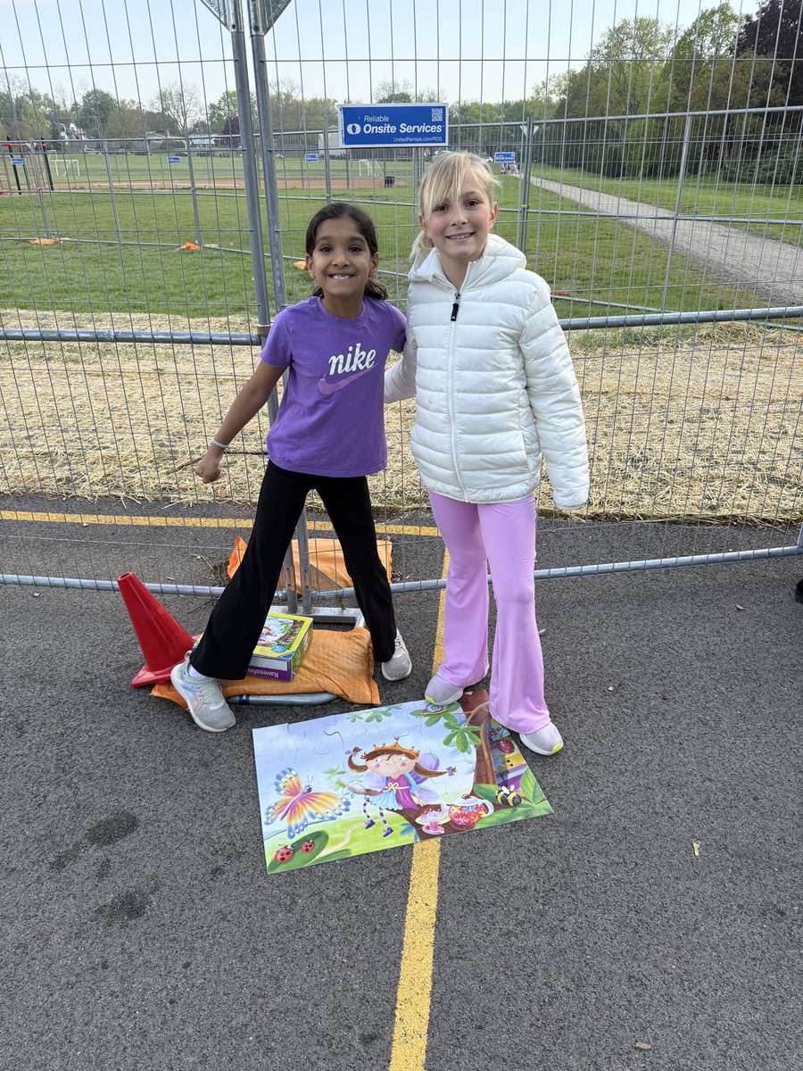 LINES_PE's tweet photo. It was a puzzling day at Lines Running Club Today! 🧩 We still squeezed in some running though! @Lines_Principal @Lines220 https://t.co/5n81g2eMNH