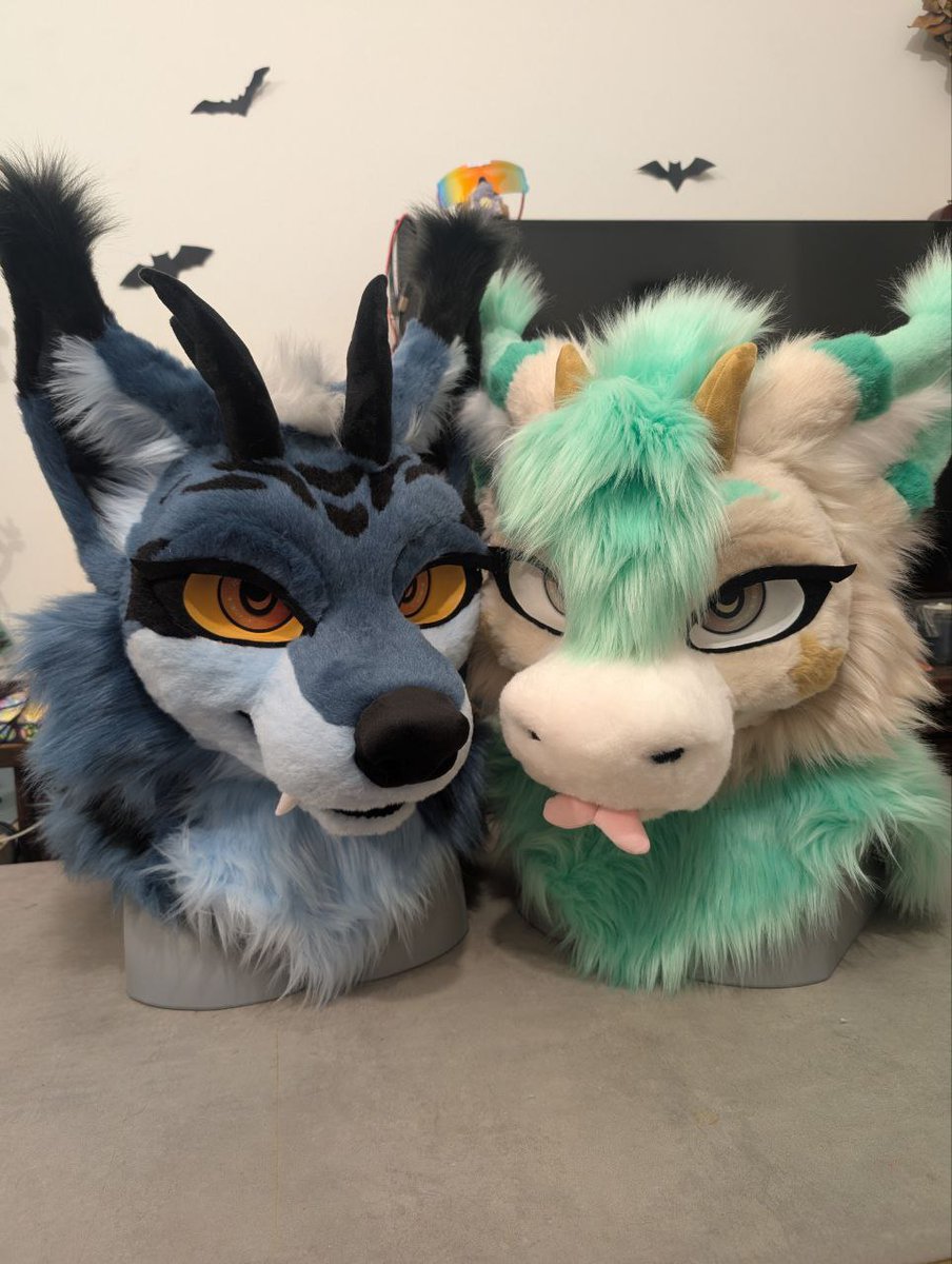 WAHsuits's tweet photo. I'm missing having those two critters in my studio 

(Lex and Otto) https://t.co/UrDmkb5pgj
