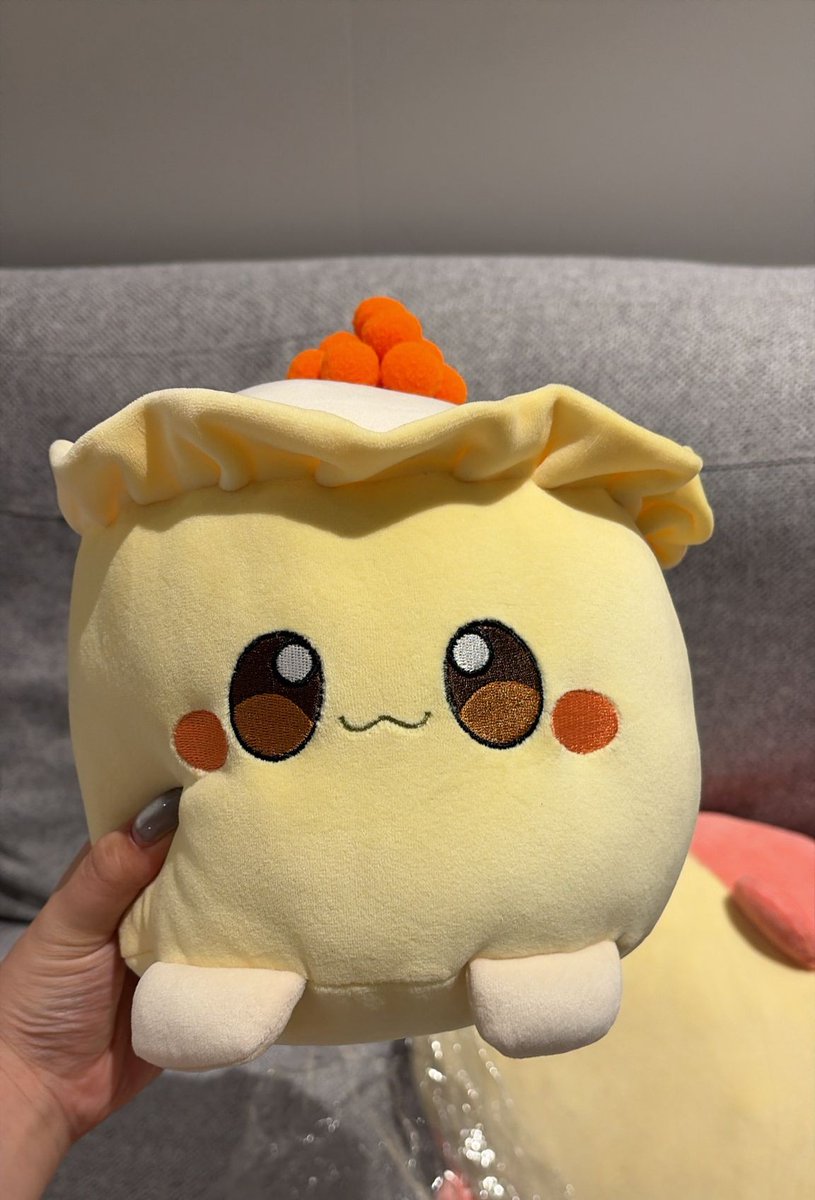 XiulanLong's tweet photo. Come to my stream now to enter the xiumai raffle <33 
https://t.co/8fCIw9pNCT https://t.co/jNxU9IrxYI
