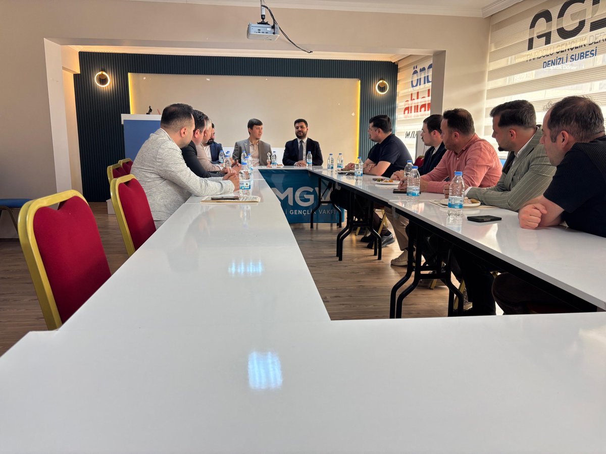 bihukukk's tweet photo. Deva Partisi Genel Başkan Yardımcısı Av.Mehmet Sait Başaran,Teşkilat İşleri Başkan Yardımcısı Bekir Kırar ve İl Başkanı Av.Özgün Acar,Denizli programı kapsamında derneğimizi ziyaret etti.

Gençlik çalışmaları hakkında sohbetleri ve nazik ziyaretlerinden dolayı teşekkür ediyorum. https://t.co/MdctqHo9Hx